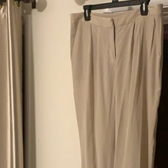 Club Monaco Pleated Pants in 100% silk light grey - sz 10 - Picture 4 of 6